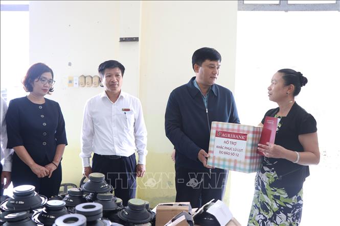 ចំណងជើងរូបថត