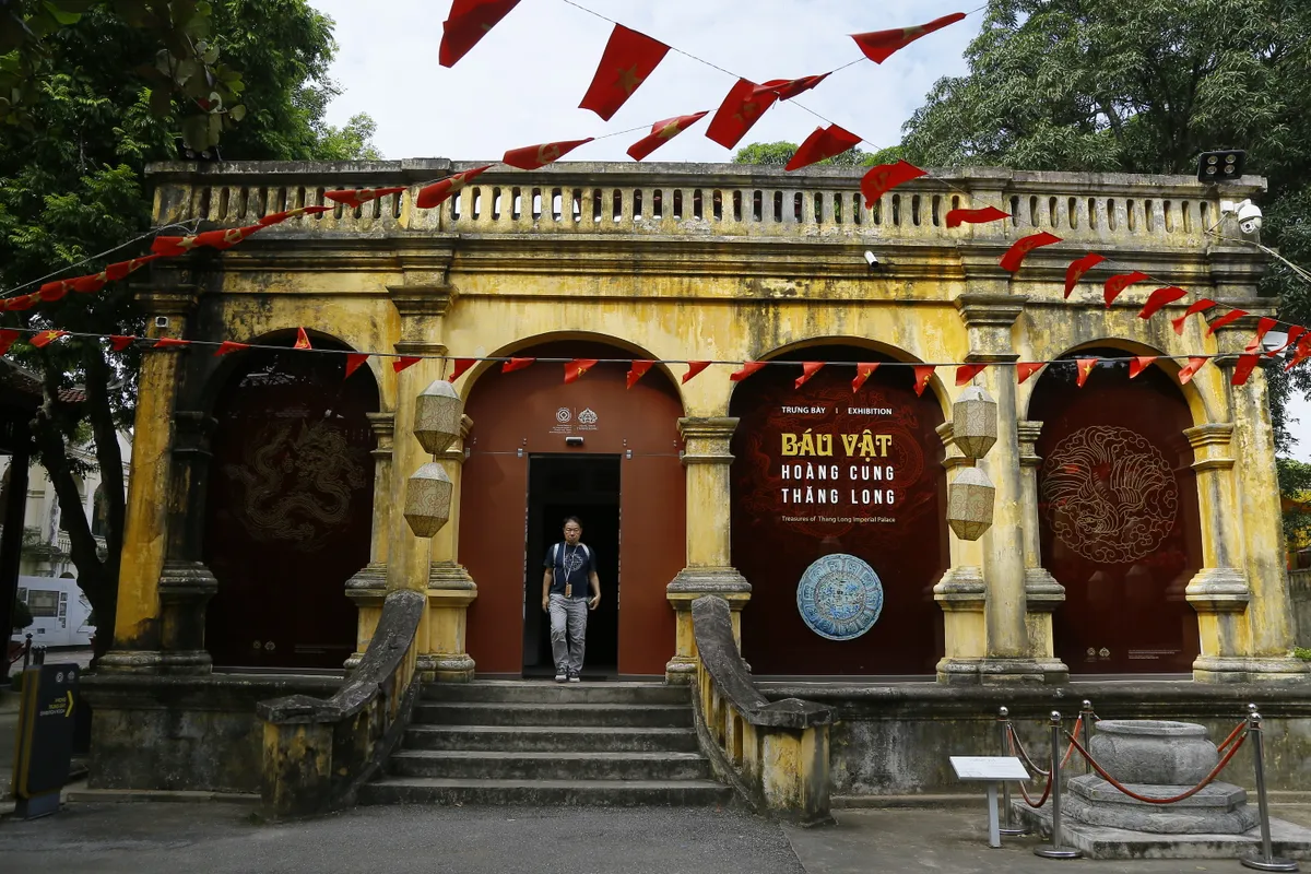 Thang Long Imperial Citadel: Ancient breath in modern life - Photo 3. Hoàng thành Thăng Long: Hơi thở xưa trong nhịp sống nay- Ảnh 3.