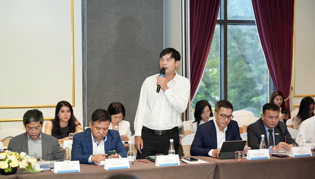 O Sr. Vuong Van Quy, Vice-Chefe do Departamento de Política de Crédito do Agribank, discursou no workshop 