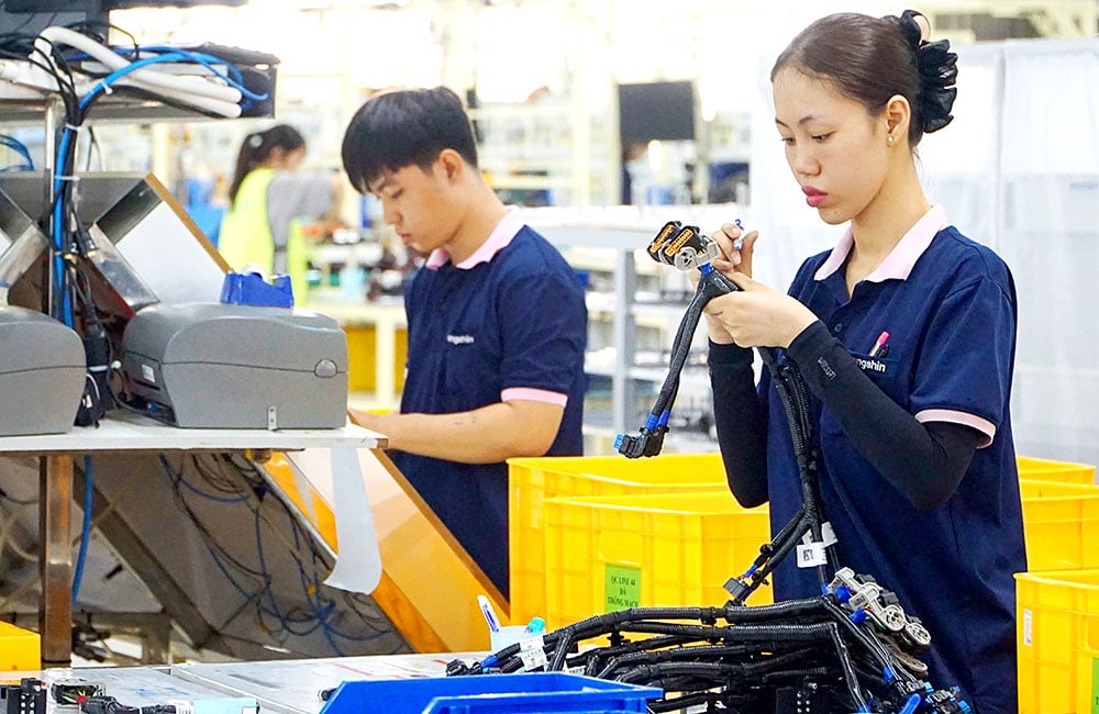 V současné době v celé provincii působí v podpůrném průmyslovém sektoru přibližně 40 podniků, což představuje téměř 3 % z celkového počtu podniků průmyslové výroby.