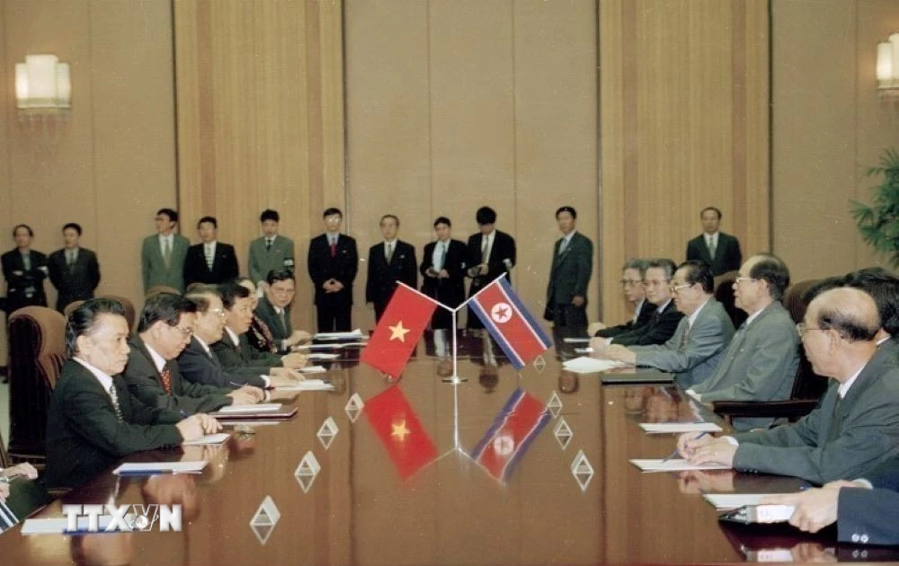 Điện chia buồn nguyên lãnh đạo cấp cao Triều Tiên Kim Yong Nam từ trần