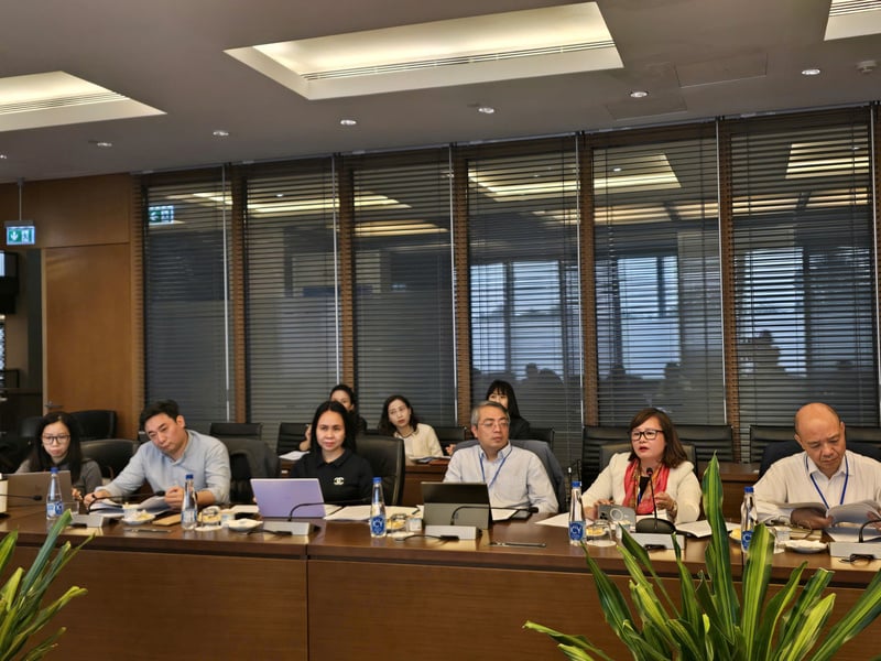 តំណាងទីភ្នាក់ងារពង្រាង - ក្រសួងឧស្សាហកម្ម និងពាណិជ្ជកម្ម។