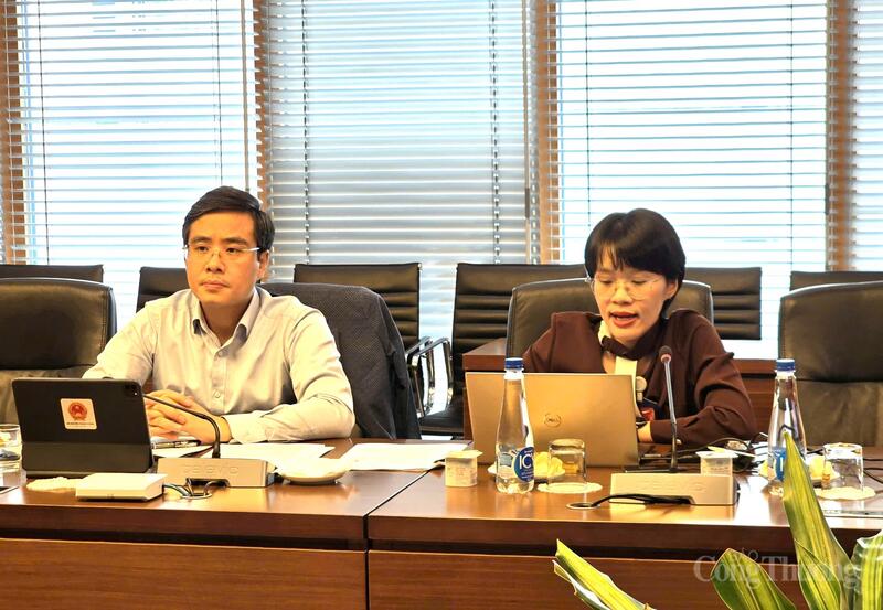 លោក Nguyen Thanh Cong (ឆ្វេង) - សមាជិកពេញម៉ោងនៃគណៈកម្មាធិការសេដ្ឋកិច្ច និងហិរញ្ញវត្ថុ