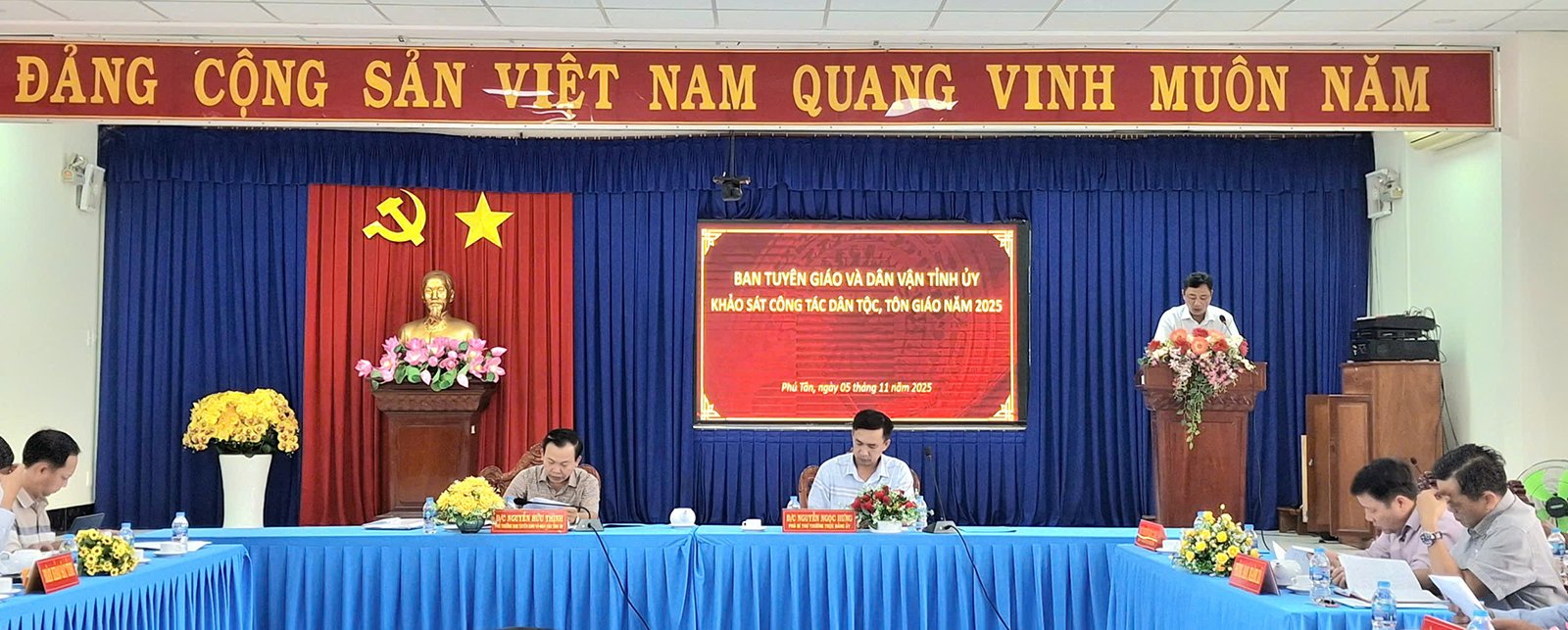 អង្កេតការងារសាសនា និងជនជាតិនៅឃុំ Phu Tan