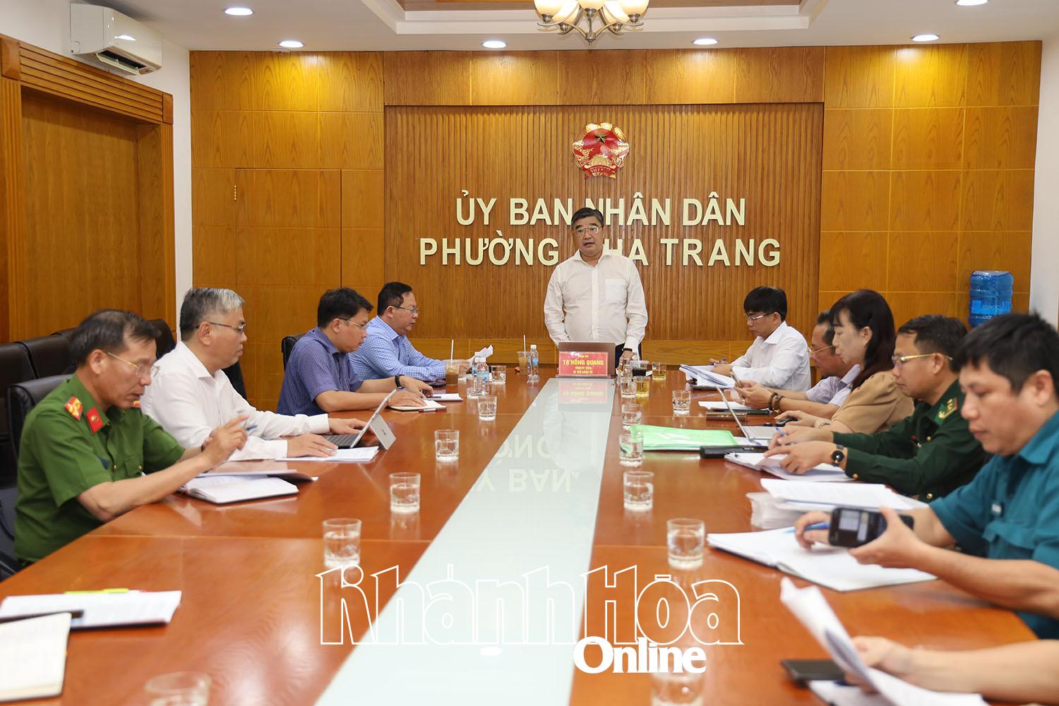 លេខាបក្ស Ward Ta Hong Quang បានបញ្ចប់កិច្ចប្រជុំ។