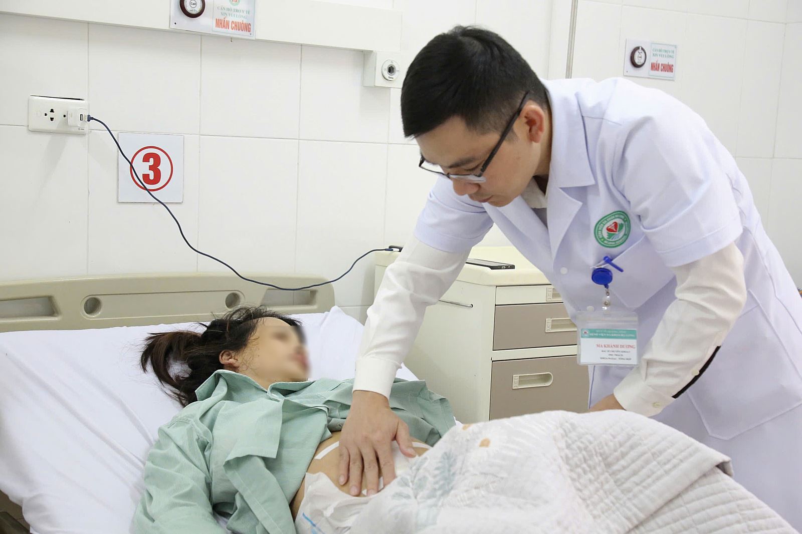 Cứu sản phụ dọa vỡ tử cung trên sẹo mổ cũ- Ảnh 2.