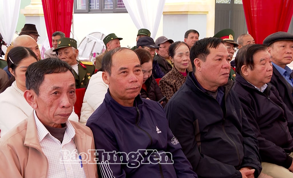 Moradores de Quang Lang Doai participam do festival.