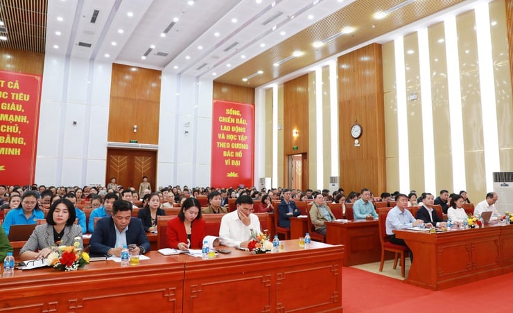 Hoang Mai-distriktet: Hvert kvartal, organiser minst ett møte og dialog for å lytte til anbefalinger fra grasrota – Bilde 1. Phường Hoàng Mai: Mỗi quý tổ chức ít nhất 1 lần giao ban, đối thoại để lắng nghe kiến nghị từ cơ sở- Ảnh 1.