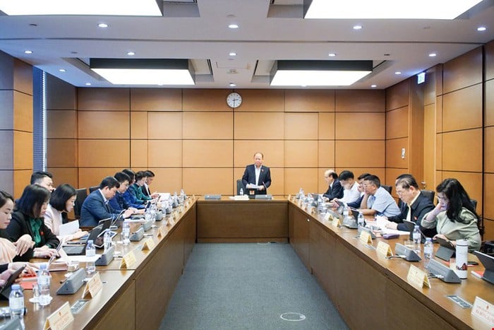 ບັນດາເອກະສານຕ້ອງຕີລາຄາການເຄື່ອນໄຫວຂອງແນວໂຮມປະເທດຊາດ ຫວຽດນາມ ແລະ ບັນດາອົງການການເມືອງ - ສັງຄົມ ພາຍຫຼັງການຜັນຂະຫຍາຍ - ຮູບ 2. Văn kiện cần đánh giá hiệu quả hoạt động của MTTQ, các đoàn thể chính trị - xã hội sau sắp xếp- Ảnh 2.