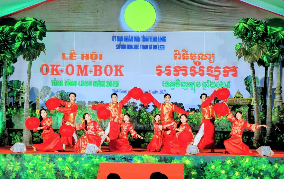 ការសម្តែងរបាំក្នុងពិធីបុណ្យ។