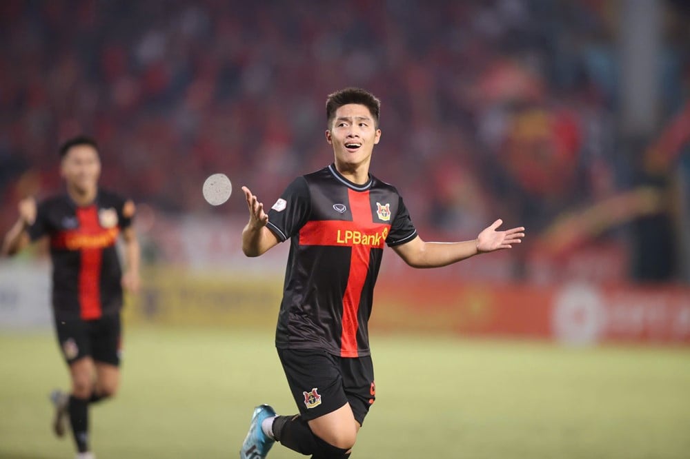 Hanoi vs Ninh Binh 1.jpg