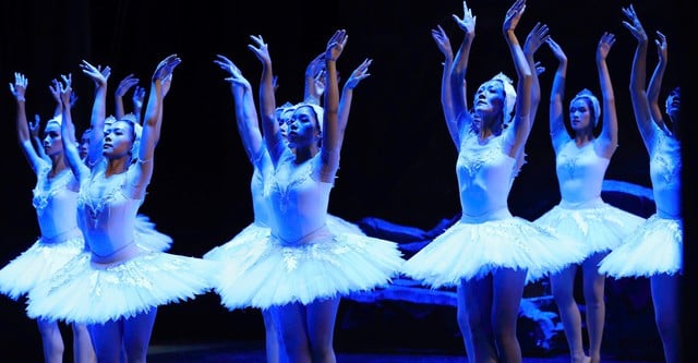 Ballet 'Hồ thiên nga' tái diễn sau 2 đêm 