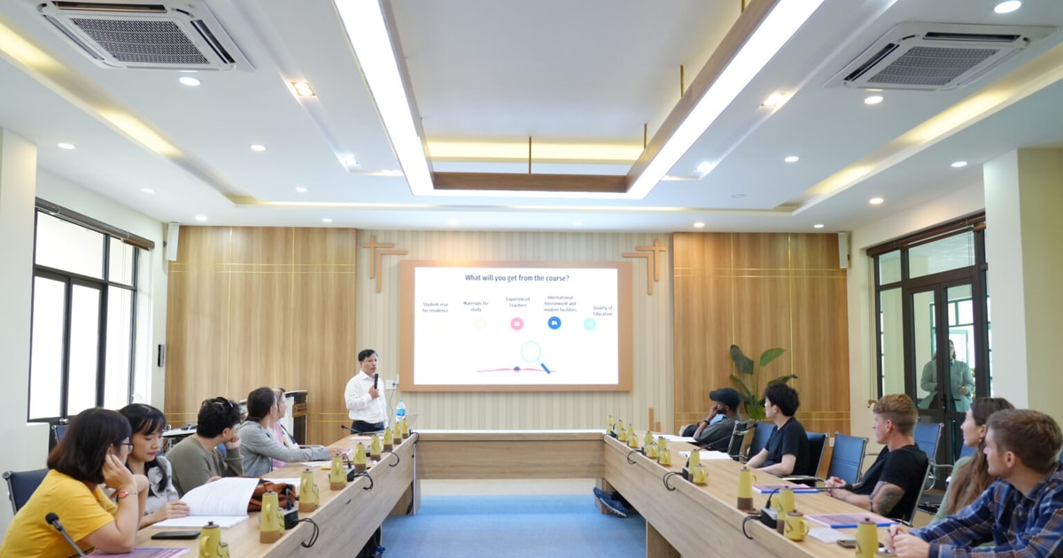 Khai giảng các khóa đào tạo tiếng Việt cho người nước ngoài