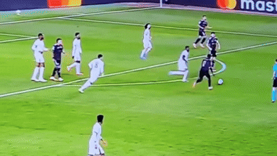 Caicedos hanteringsfoto 1 Pha xu ly cua Caicedo anh 1