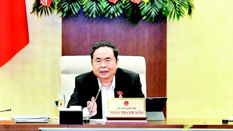 Nationalförsamlingens ordförande Tran Thanh Man talar vid nationalförsamlingens ständiga utskotts 51:a session. (Foto: DUY LINH)