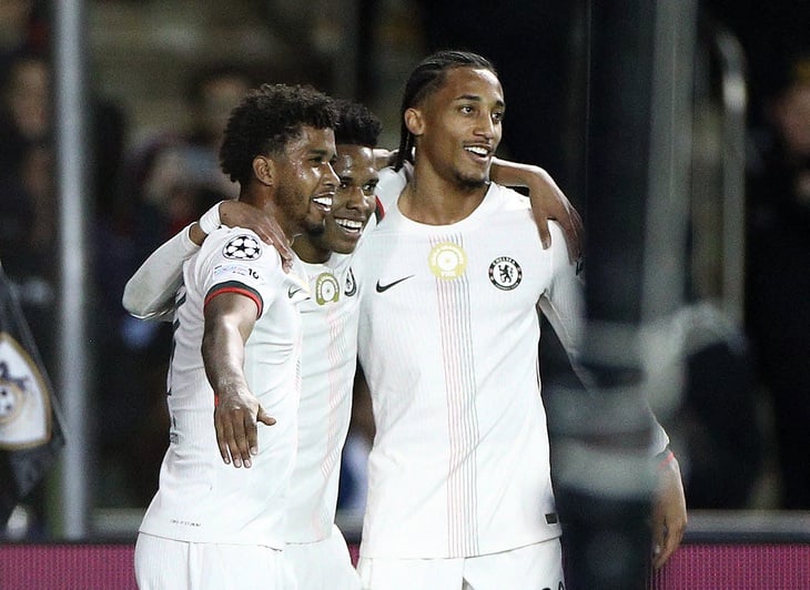 Người cũ của Man United giải cứu Chelsea - Ảnh 1.