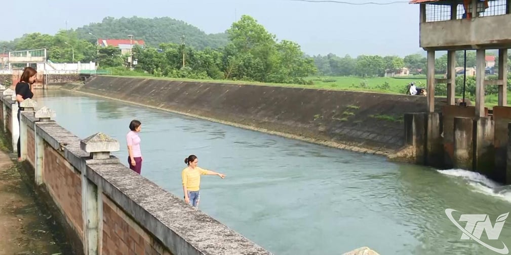 Nhiều tuyến kênh mương phục vụ
sản xuất nông nghiệp trên địa bàn
tỉnh được xây mới, cải tạo, nâng
cao hiệu quả tưới tiêu từ chương
trình hỗ trợ xi măng và các nguồn
đầu tư khác.