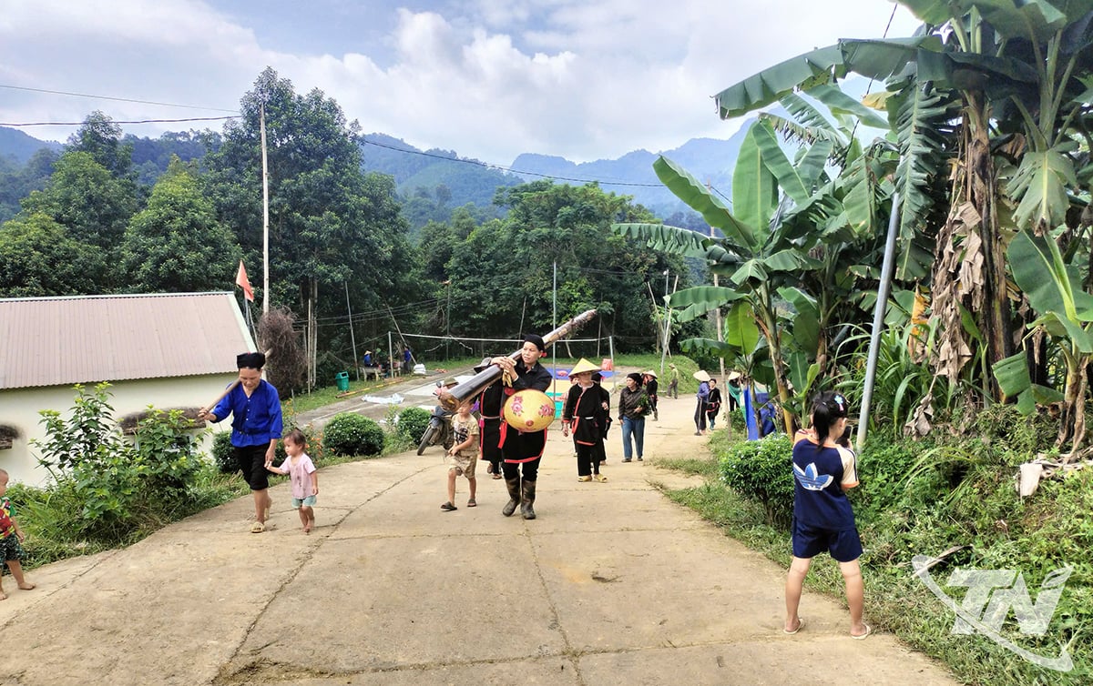 ប្រជាជនភូមិ Khau Dang (ឃុំ Bang Thanh) រួមគ្នាកសាងជីវភាពវប្បធម៌នៅតំបន់លំនៅដ្ឋាន។