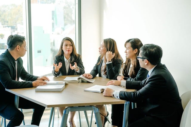 UEH VD-program - Resa för att UEH CEO Program - Hành trình 'làm mới' lãnh đạo doanh nghiệp Việt- Ảnh 2.