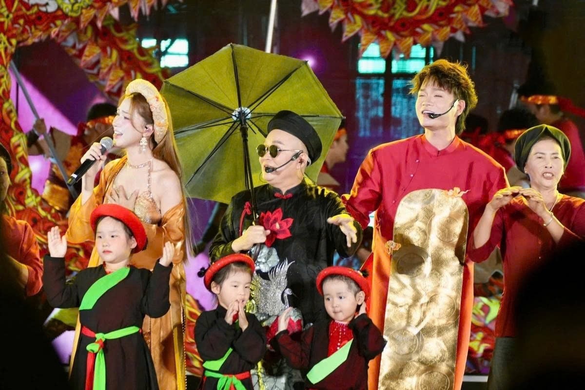 Pertunjukan seni menarik puluhan ribu penonton (Foto: V Concert) 