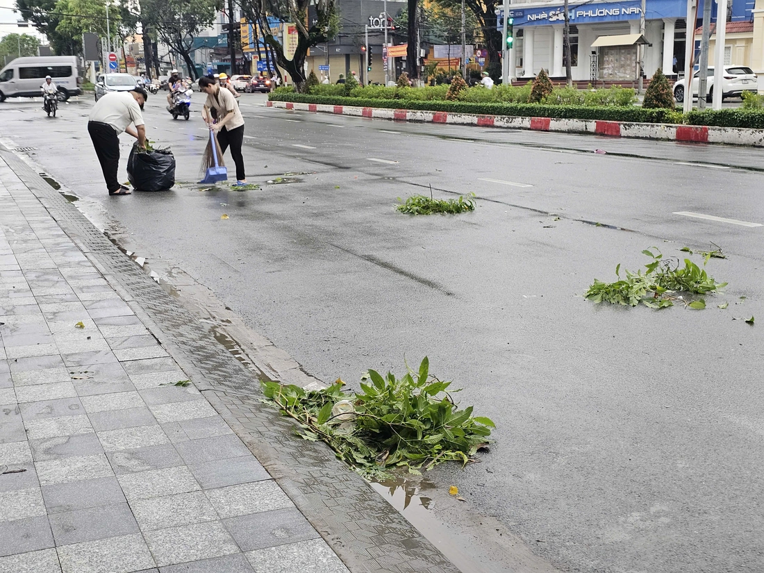 Triều cường ở Cần Thơ cao kỷ lục, nhiều tuyến đường cao ráo vẫn bị ngập - Ảnh 5.