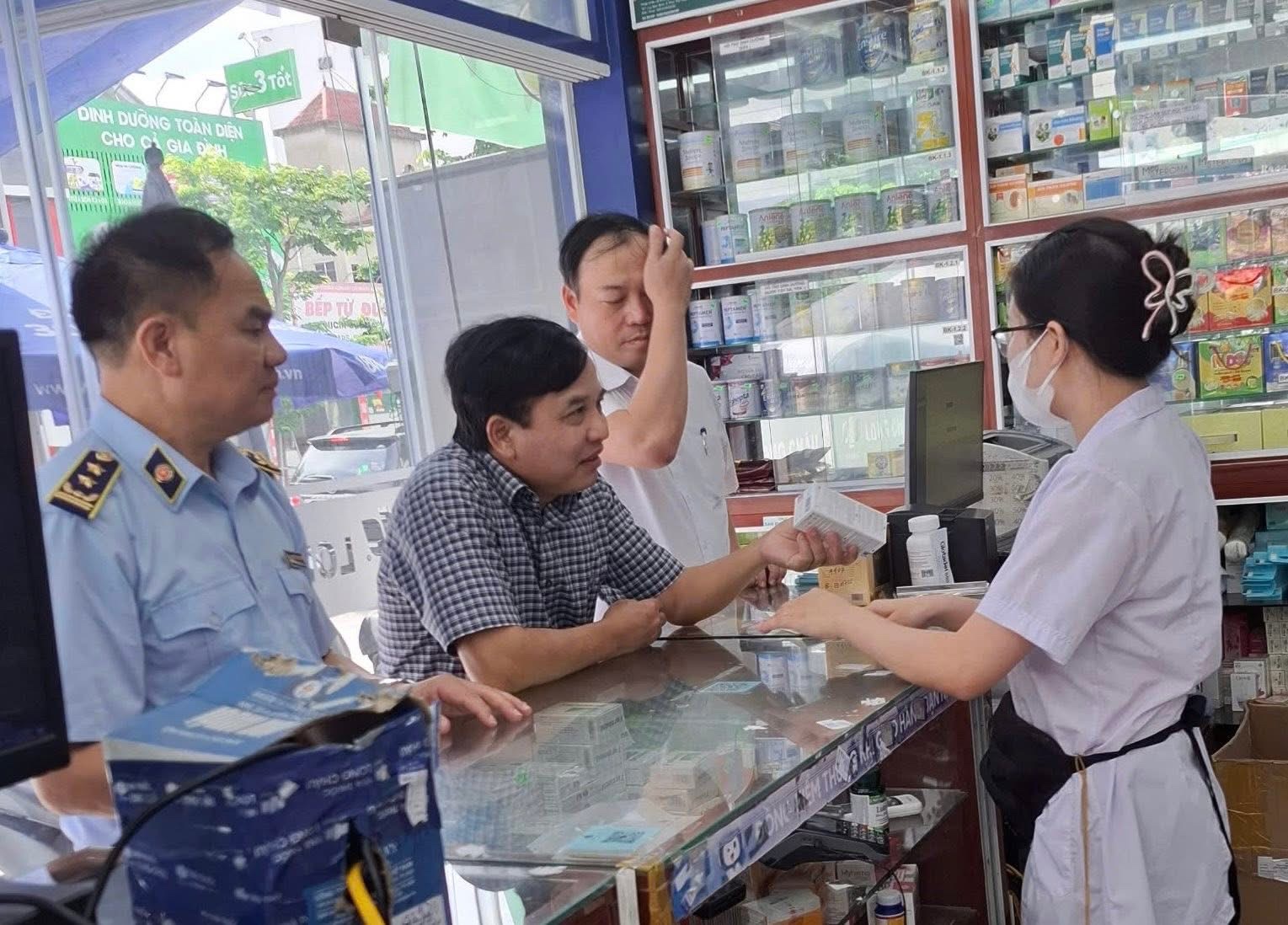 Bộ Y tế: Xử lý nghiêm vi phạm về dược, mỹ phẩm
- Ảnh 1.