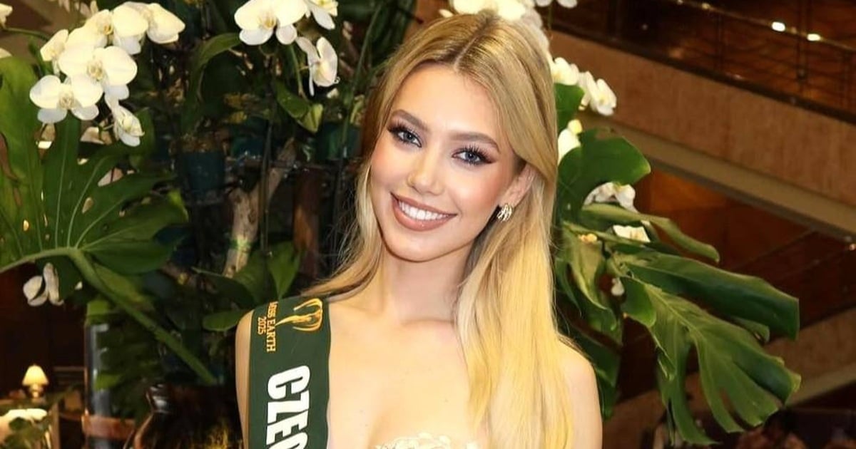 Sắc vóc gợi cảm của “búp bê tóc vàng” vừa đăng quang Hoa hậu Trái đất