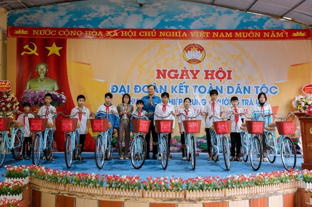 Nya banbrytande möjligheter för små och medelstora företag - Foto 2. Khơi dậy cơ hội bứt phá cho doanh nghiệp nhỏ và vừa- Ảnh 2.