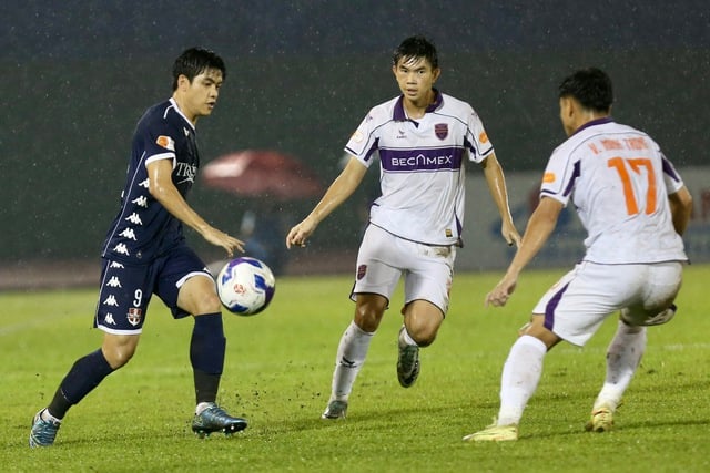 Nejnovější žebříček V-League: Ninh Binh „letí vysoko“ na vrcholu, HAGL na dně - Foto 2. Bảng xếp hạng V-League mới nhất: Ninh Bình 'bay cao' trên đỉnh, HAGL áp chót đáy- Ảnh 2.