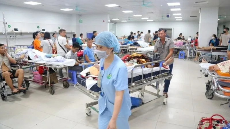 Các cơ sở y tế ứng trực 24/24 giờ, sẵn sàng thu dung nạn nhân của bão số 13