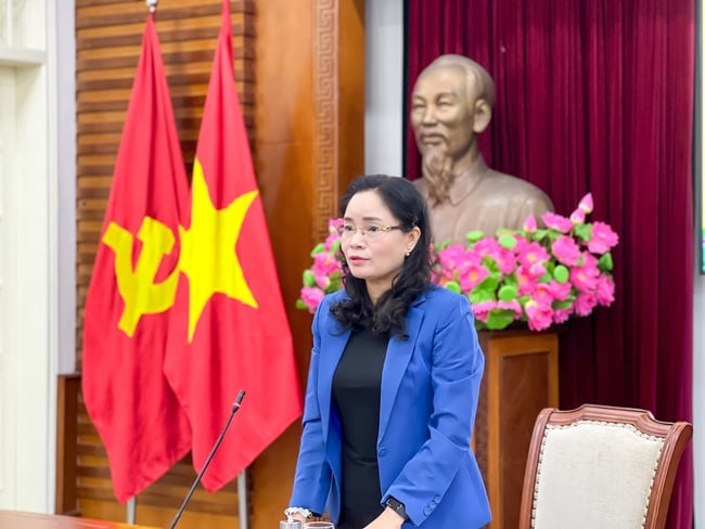 การทำให้เทศกาลวัฒนธรรมชาติพันธุ์จามเกิดขึ้นอย่างมีเอกลักษณ์ประจำชาติที่แข็งแกร่ง เผยแพร่จิตวิญญาณแห่งความสามัคคีอันยิ่งใหญ่ - ภาพที่ 2 Đảm bảo Ngày hội Văn hóa dân tộc Chăm diễn ra đậm đà bản sắc dân tộc, lan tỏa tinh thần đại đoàn kết - Ảnh 2.