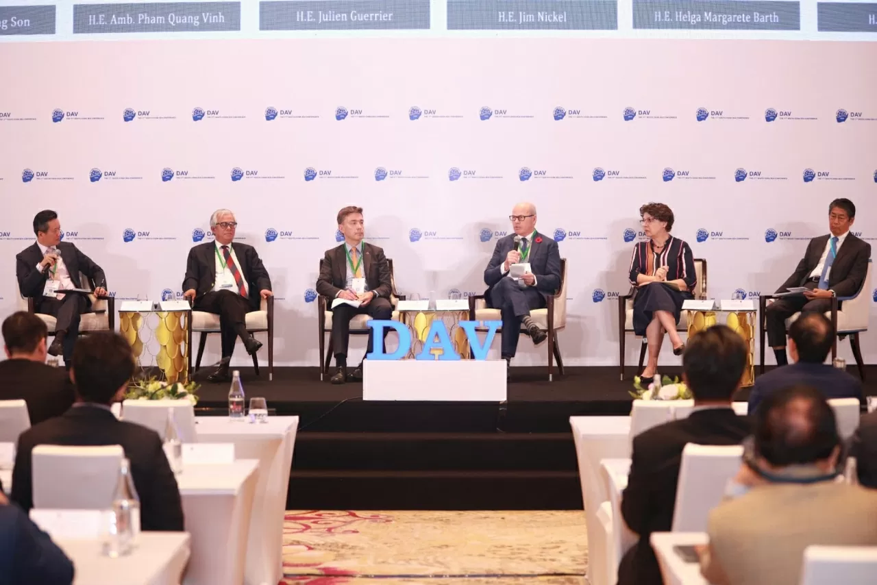 Den 17. Østsjøkonferansen: Deling av ansvaret for fred Hội thảo Biển Đông lần thứ 17: Chia sẻ trách nhiệm hướng tới hoà bình