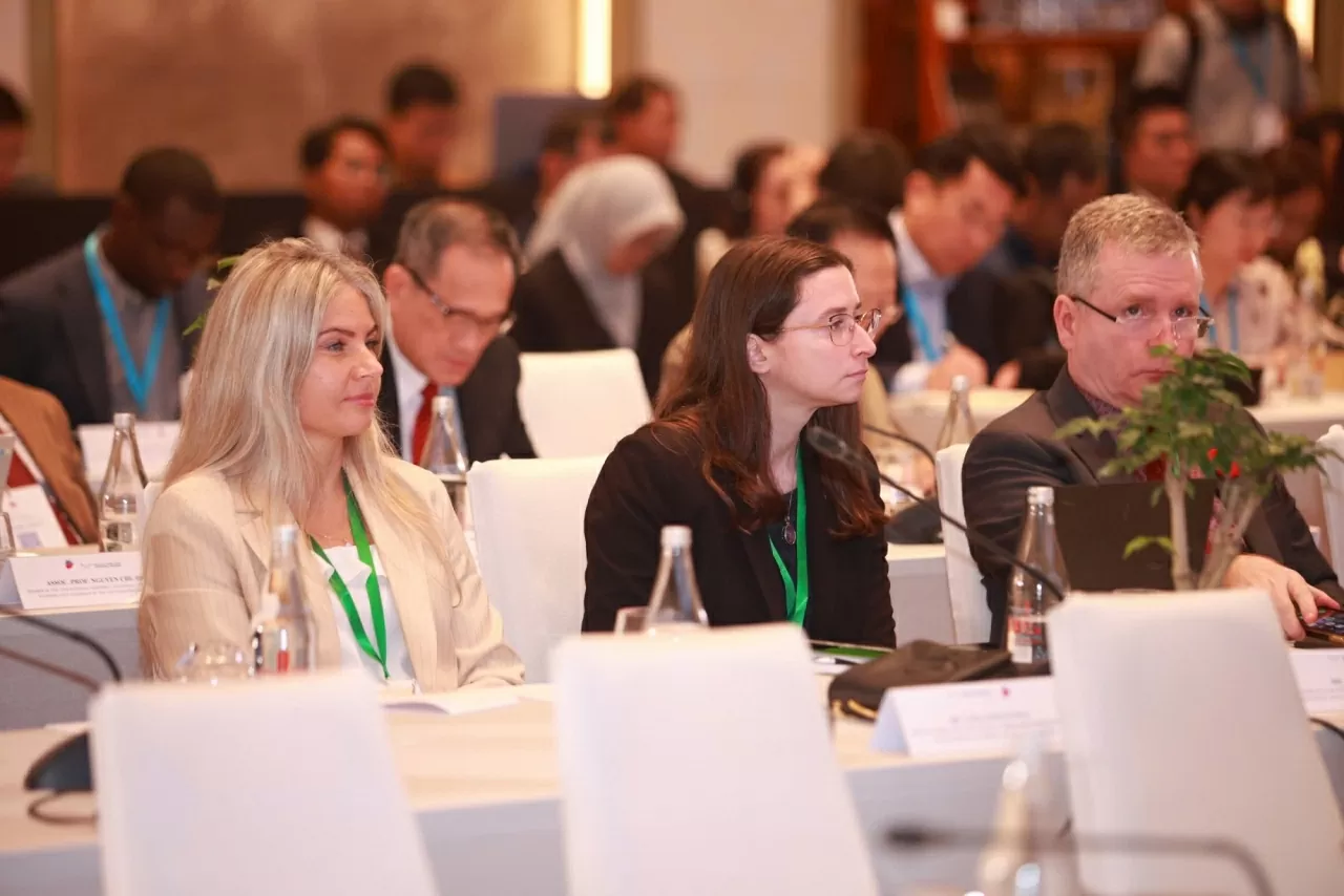 Den 17. Østsjøkonferansen: Deling av ansvaret for fred Hội thảo Biển Đông lần thứ 17: Chia sẻ trách nhiệm hướng tới hoà bình