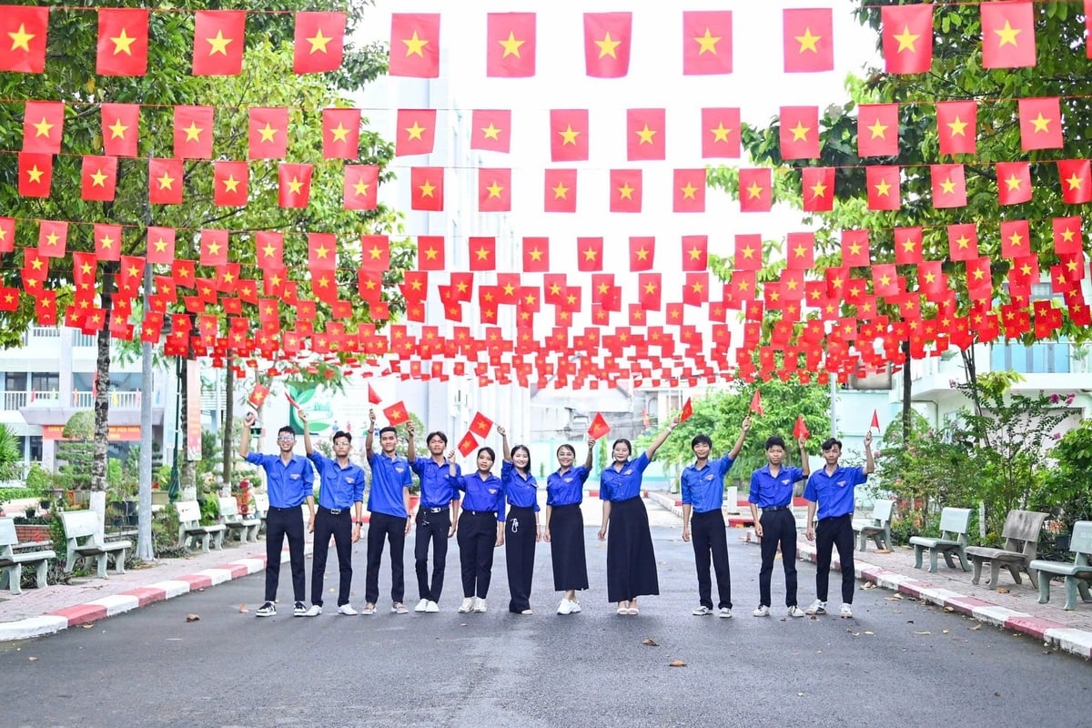 Tuổi trẻ Bộ NN-MT hành động vì một Việt Nam xanh. Ảnh: Đoàn Bộ NN-MT.