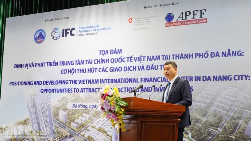 Permanent Vice Chairman of Da Nang City People's Committee Ho Ky Minh delivered the opening speech at the seminar.