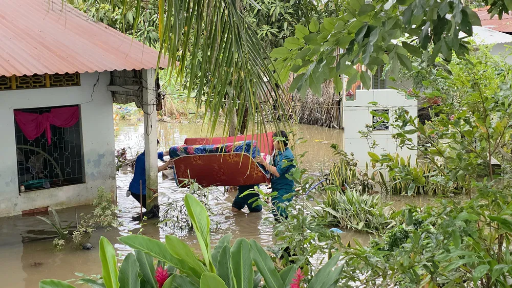 İnsanların su basmış evlerden eşyalarını çıkarmalarına yardımcı olacak işlevsel kapasite
