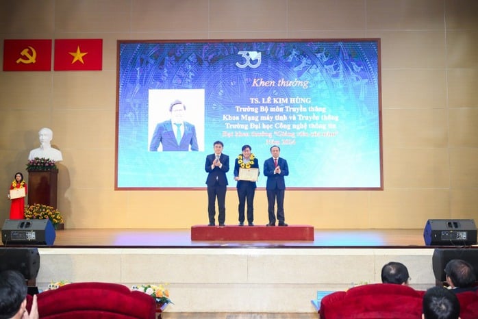 ĐHQG TP HCM có 51 ứng viên đạt chuẩn chức danh giáo sư và phó giáo sư - Ảnh 4.