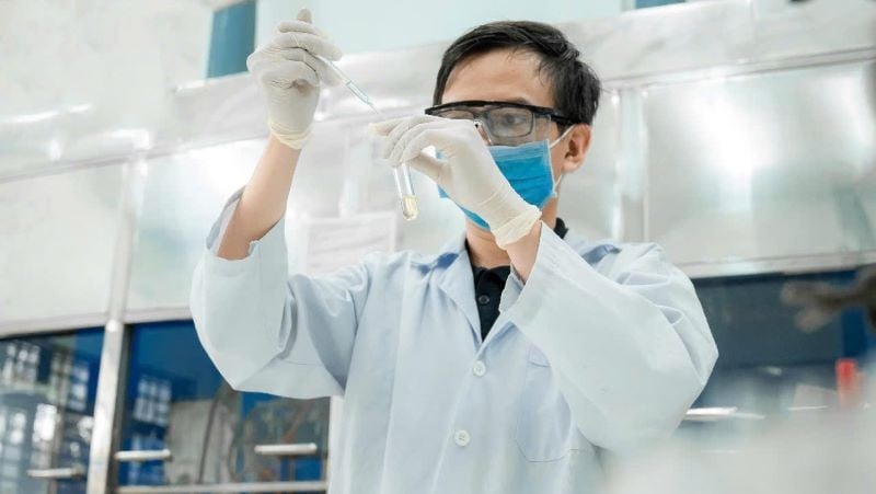 מחקר מדעי באוניברסיטה הלאומית של הו צ'י מין סיטי.