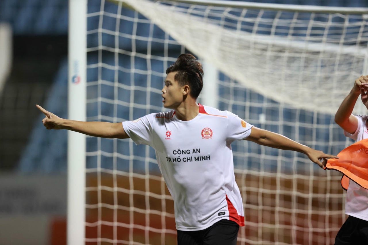 Grupurile de top se urmăresc dramatic.