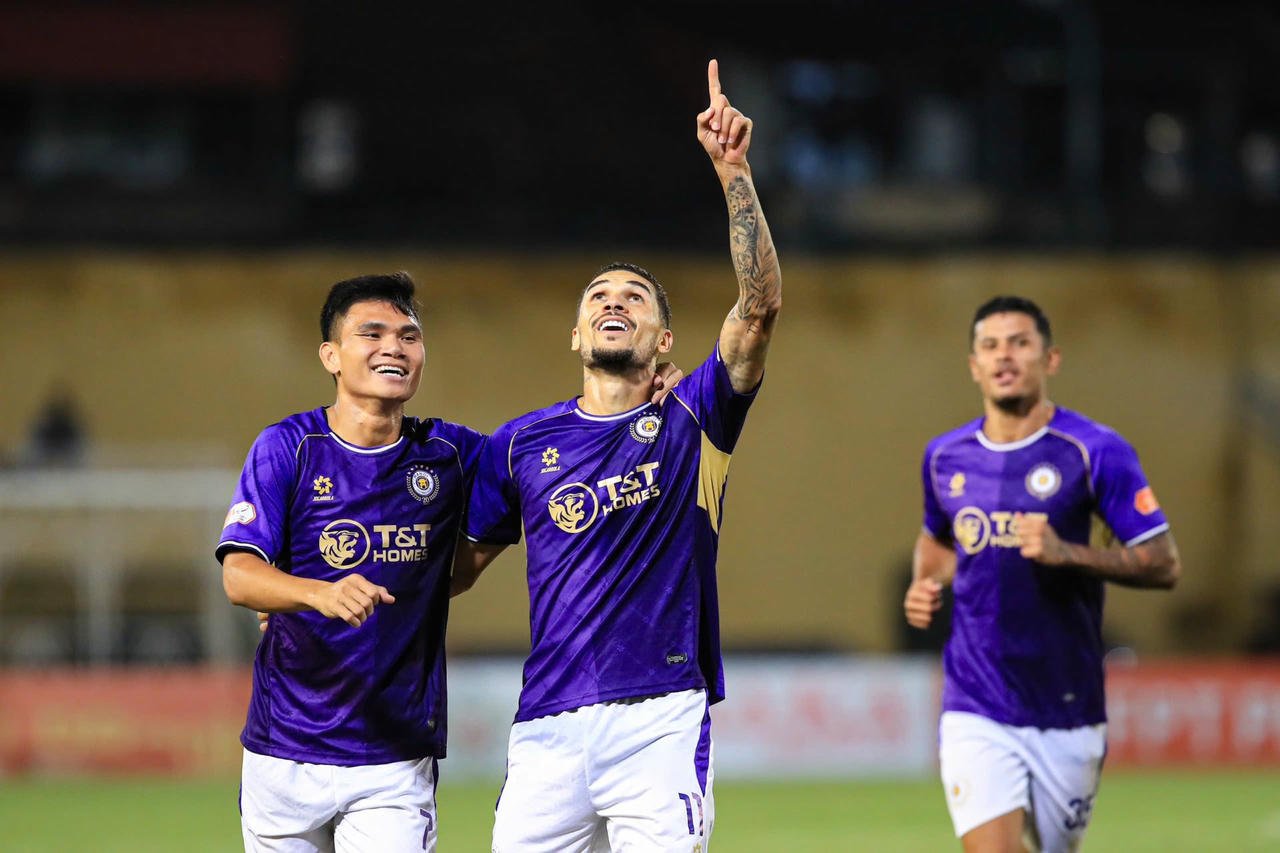 Grupurile de top se urmăresc dramatic.