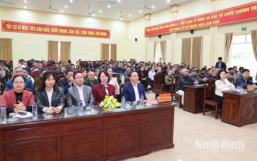 نمایندگان شرکت کننده در کنفرانس.