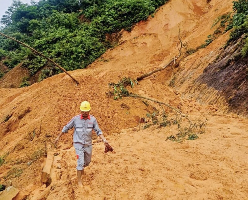 Viettel activa toda la red para responder a la tormenta número 13, garantizando un flujo de información sin interrupciones.