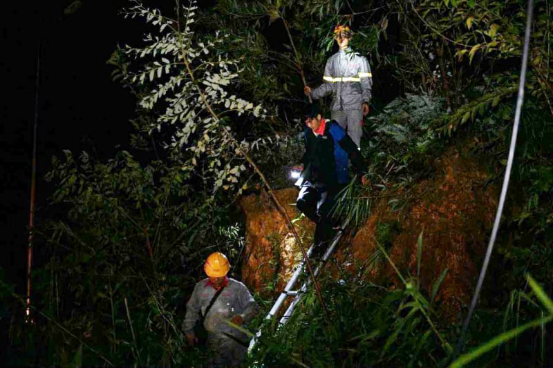 Viettel activa toda la red para responder a la tormenta número 13, garantizando un flujo de información sin interrupciones.