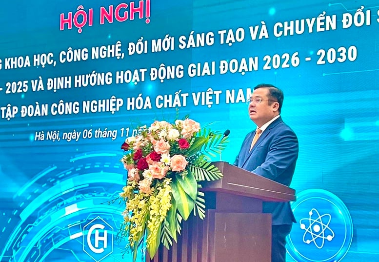 VINACHEM: Im Zeitraum 2026-2030 werden alle Projekte auf moderner, leistungsstarker und umweltfreundlicher Technologie basieren - Foto 2. VINACHEM: Giai đoạn 2026-2030, mọi dự án dựa trên công nghệ hiện đại, hiệu suất cao, thân thiện môi trường- Ảnh 2.