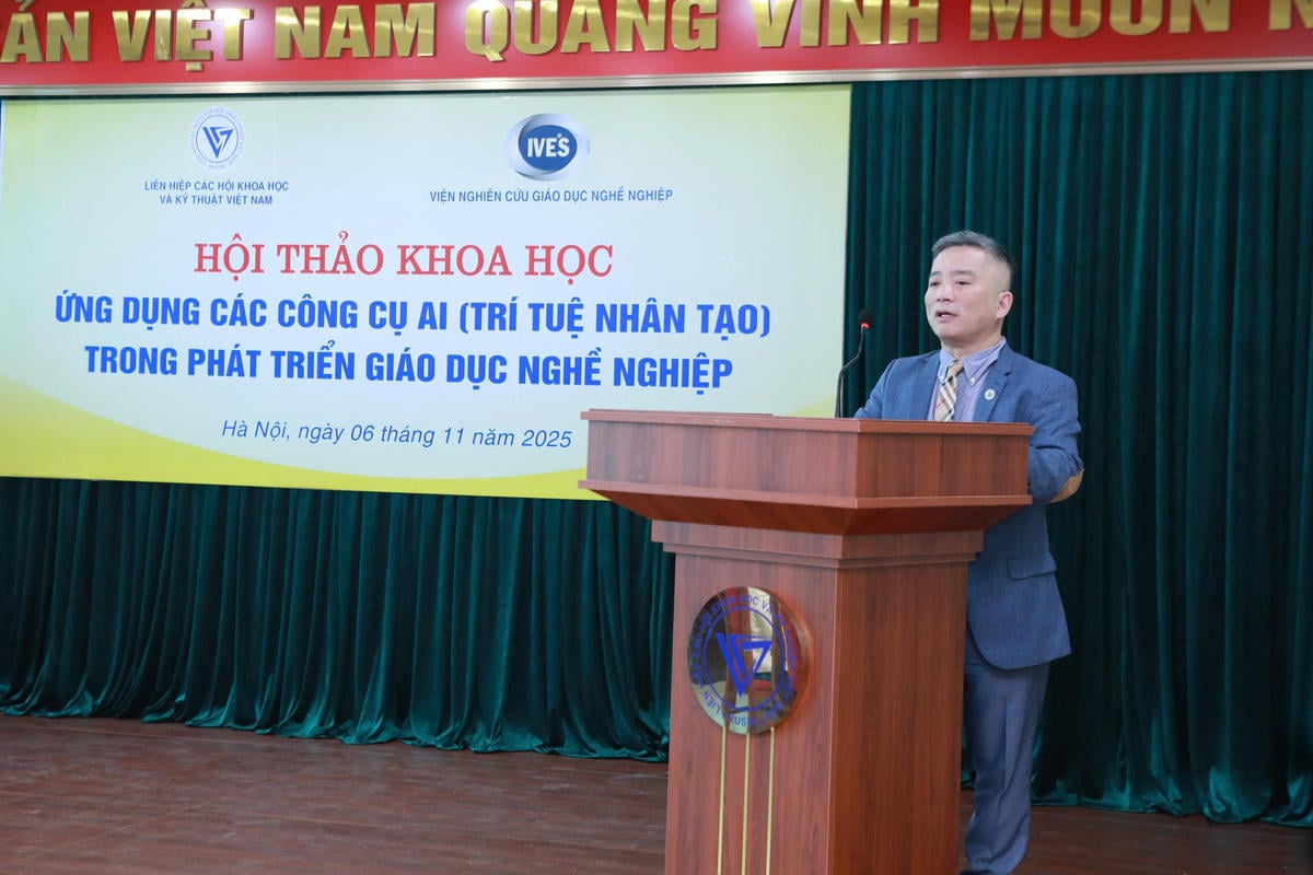 MSc. Nguyen Anh Quan - Deputy Director of the Institute of Vocational Education Research spoke at the workshop.