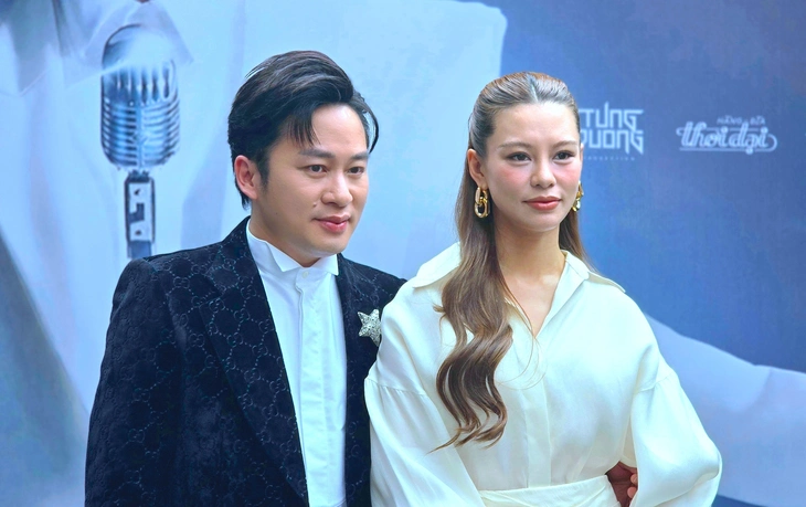 Ho Ngoc Ha śpiewa głośno, Tung Duong współczuje: „Głośne śpiewanie jest lepsze niż udawanie, że śpiewa” – zdjęcie 1. Tùng Dương - Ảnh 1.