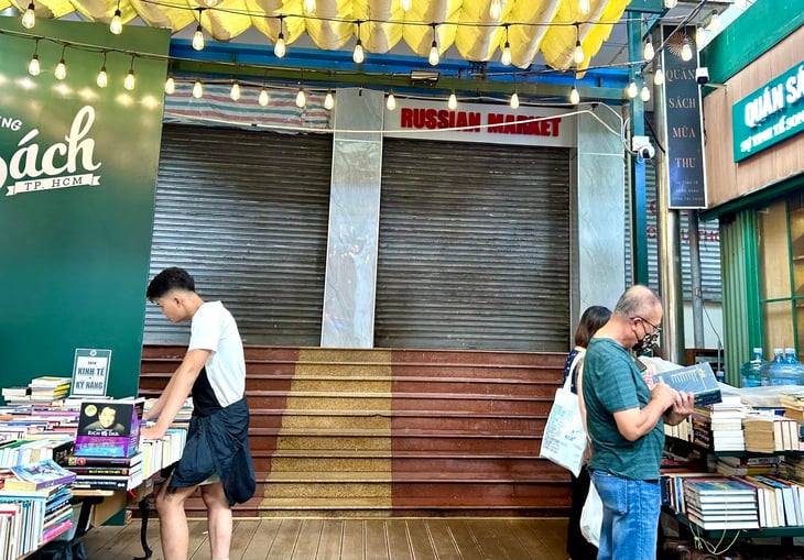 گزارش وزارت صنعت و تجارت به کمیته مردمی شهر هوشی مین درباره «بازار روسیه» - عکس ۱. Chợ Nga - Ảnh 1.