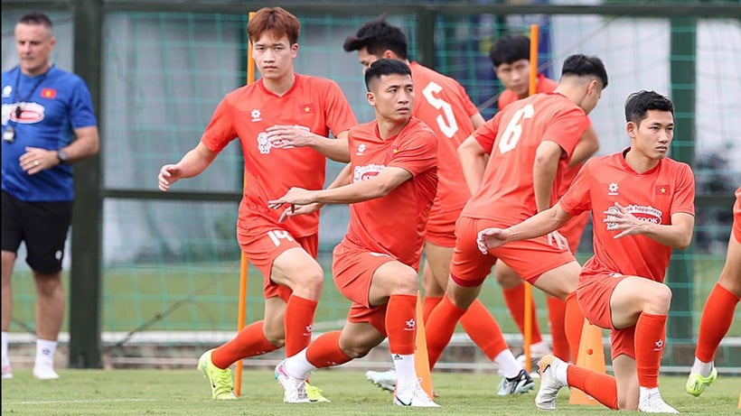 Welke spelers zijn genomineerd voor de Vietnam Men's Golden Ball 2025? - foto 1