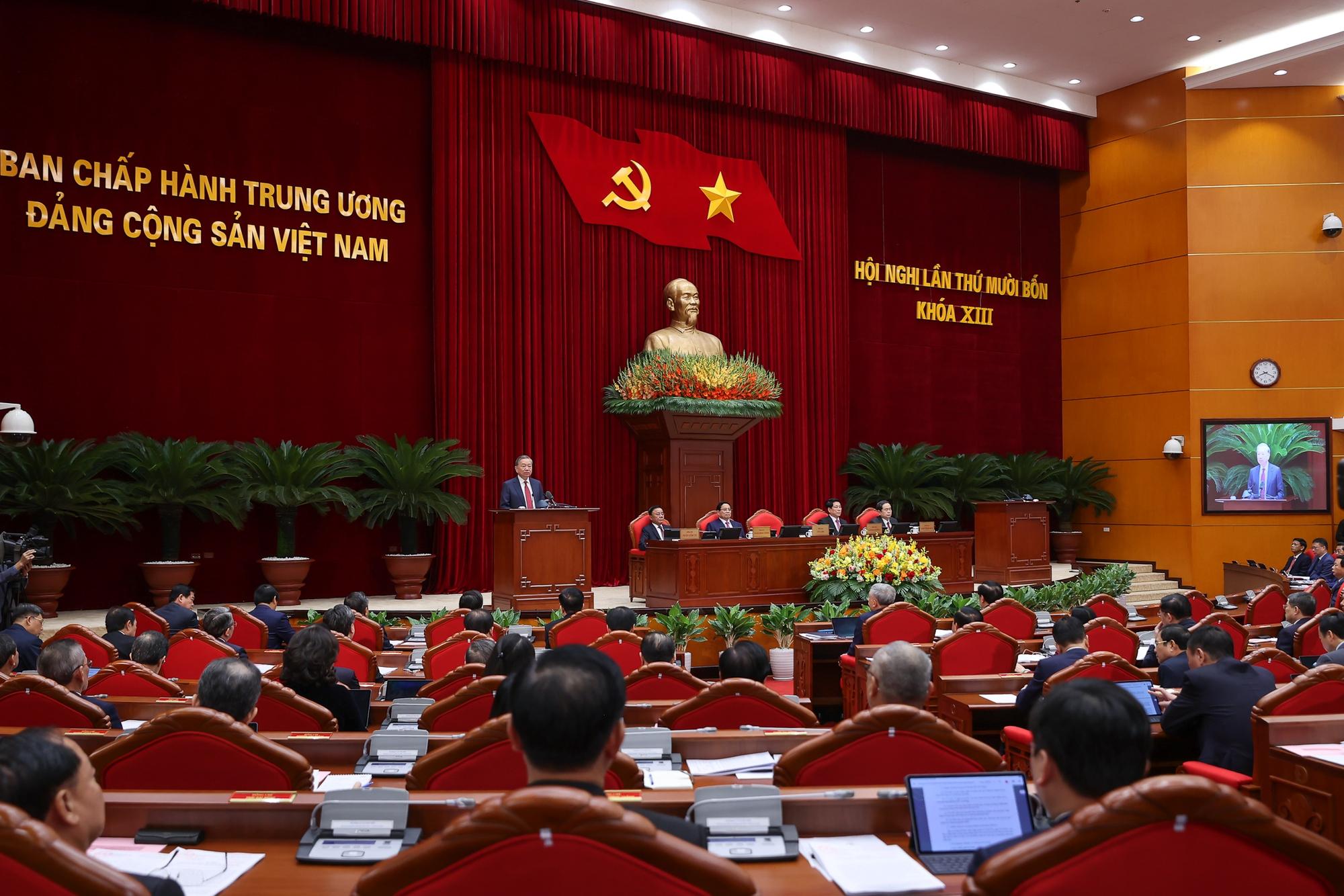 O COMITÊ CENTRAL SELECIONA PESSOAL PARA RECOMENDAR A INSCRIÇÃO NO 14º POLITBURUE E NO CARGO DE SECRETÁRIO - Foto 5. TRUNG ƯƠNG LỰA CHỌN NHÂN SỰ GIỚI THIỆU THAM GIA BỘ CHÍNH TRỊ, BAN BÍ THƯ KHÓA XIV- Ảnh 5.