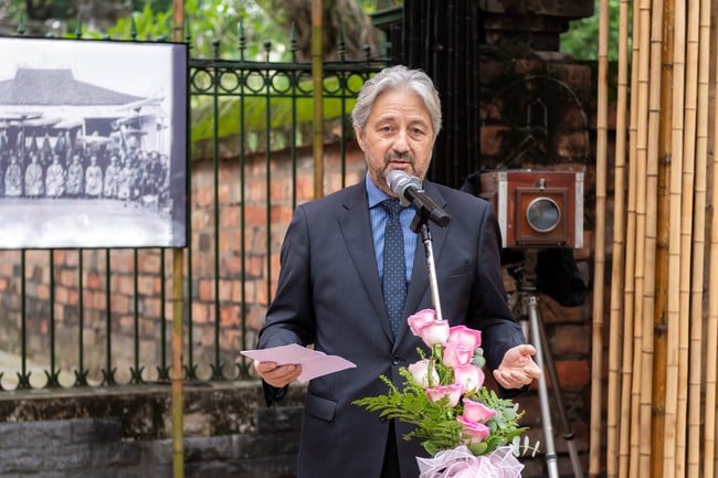 ណែនាំរូបថតដ៏មានតម្លៃនៃការប្រឡងថ្នាក់ខេត្តនៅចុងសតវត្សរ៍ទី ១៩ - រូបថត ២. Giới thiệu những bức ảnh quý về Khoa thi Hương cuối thế kỷ XIX - Ảnh 2.